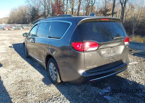 2017 Chrysler Pacifica Touring-L из США, поврежденный, VIN 2C4RC1BG5HR543005